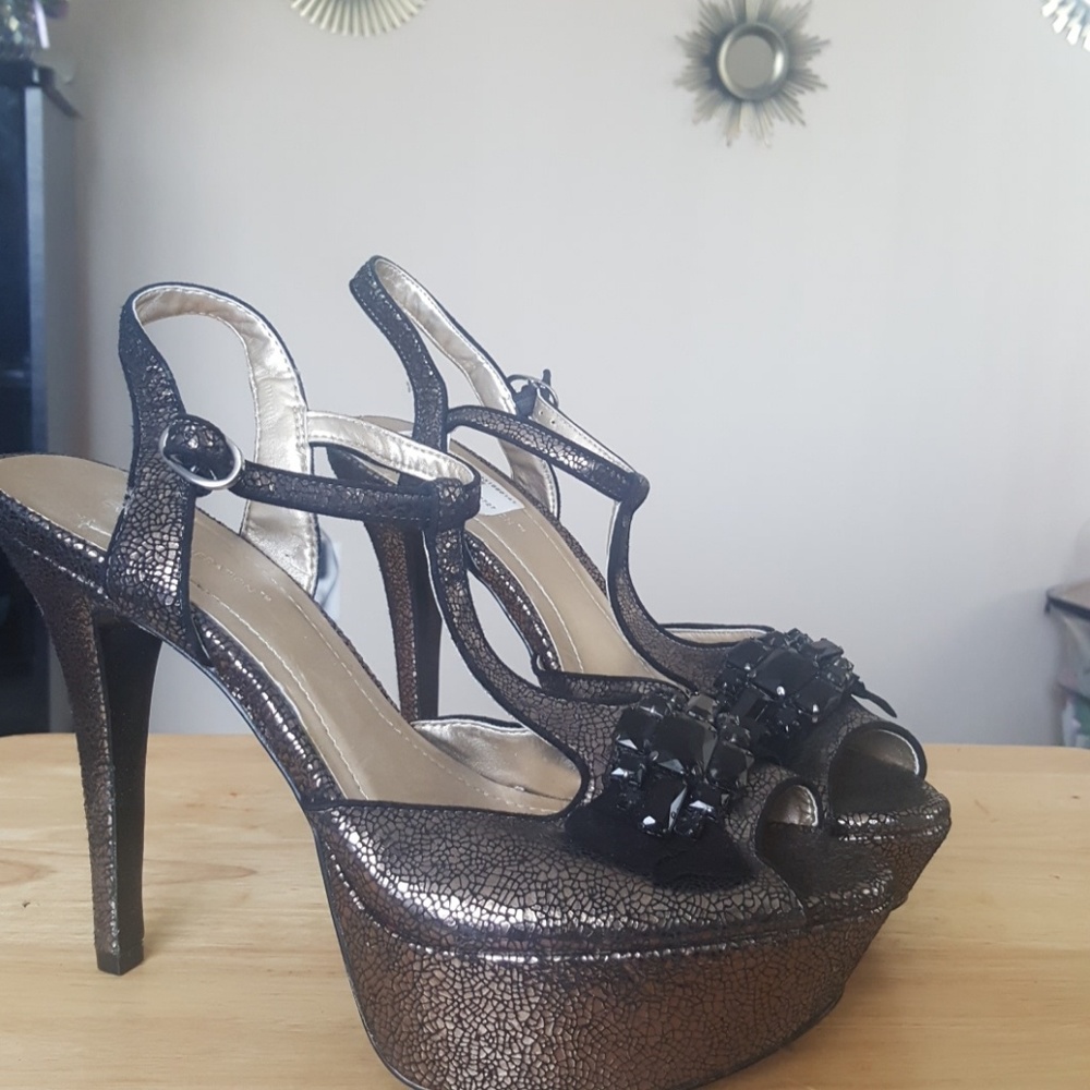 Dress shoe